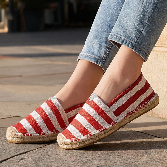 Espadrille Slip On - 夏秋の女性のキャンバスシューズ通気性のある女性のカジュアルシューズスリッポン麻靴グラフィティエスパドリーユ女性靴フラット