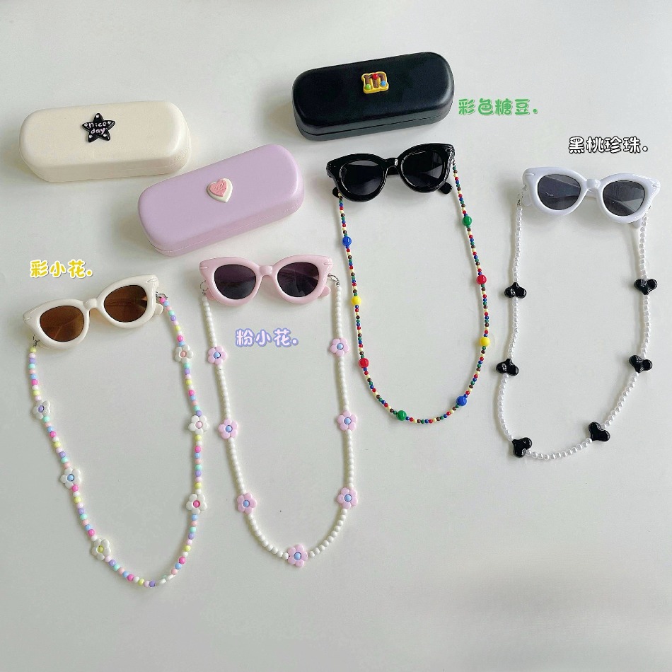 Sunglass Retainer Cord - かわいい女の子用ハート型UV400サングラスセット、ビーズチェーンと収納ボックス付き、幼児用アイウェアキット、ビーチや普段使いに最適 BT14