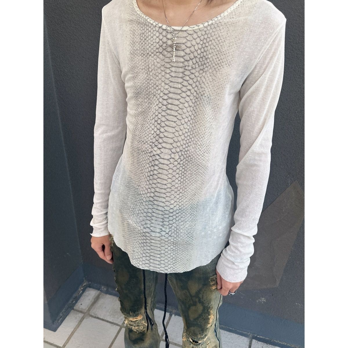 トップス 長袖 ブラック ラウンドネック Tシャツ ホワイト - Tee Graphic Print のレビューと価格