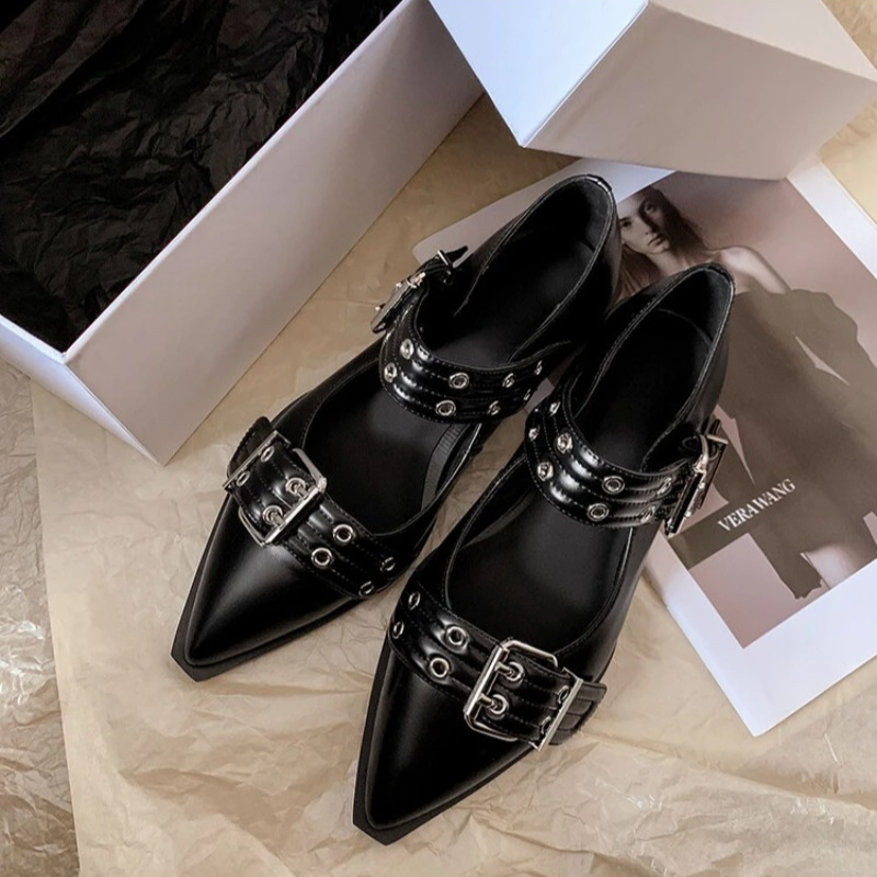 女性の靴デザイナーの高級ローヒールパンプスバックルファッショ - Casual Sandal Leather のレビューと価格